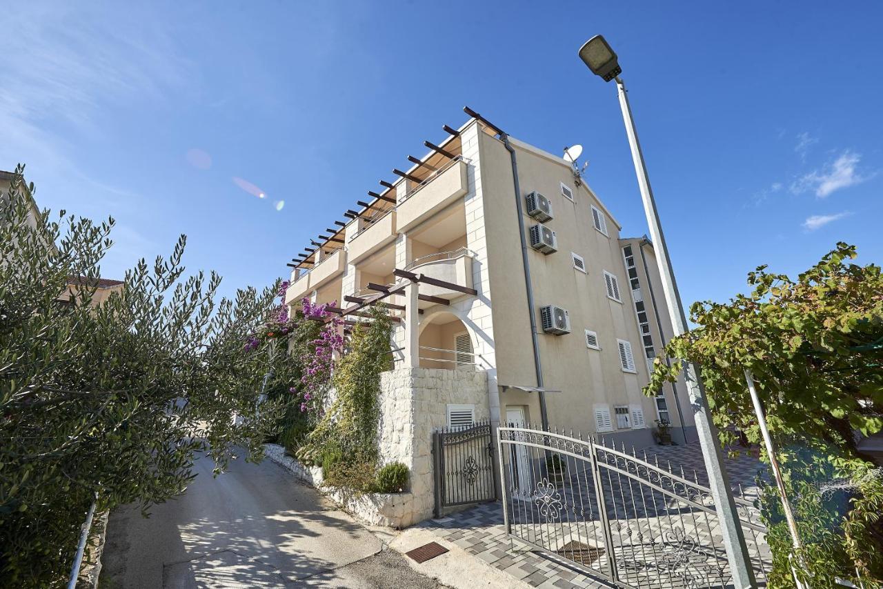 Apartments With A Parking Space Mavarstica, Ciovo - 17803 Trogir Exteriör bild