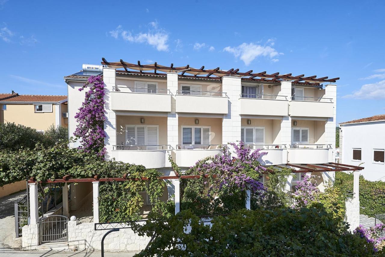 Apartments With A Parking Space Mavarstica, Ciovo - 17803 Trogir Exteriör bild
