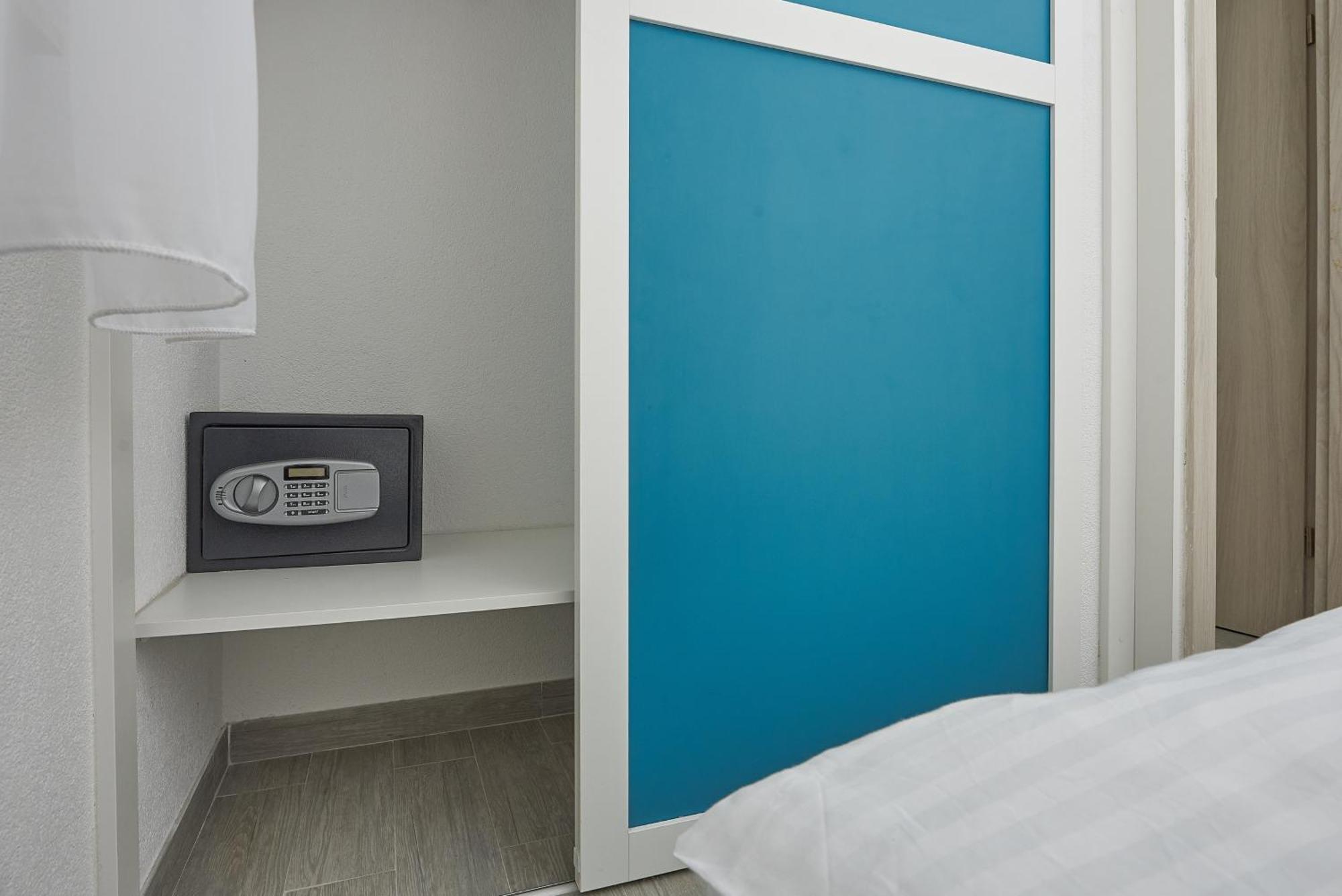 Apartments With A Parking Space Mavarstica, Ciovo - 17803 Trogir Rum bild